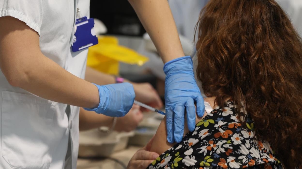 Vacunación contra el Covid-19 en el Hospital Enfermesa Isabel Zendal