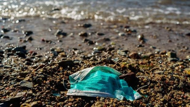 La pandemia ha podido producir 2.600 toneladas de plásticos y 143 de residuos de jeringuillas