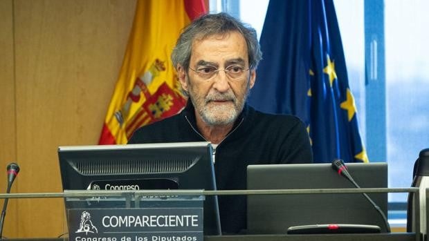 Un invitado de PSOE y Podemos califica en el Congreso de «experimento» la vacunación contra el coronavirus