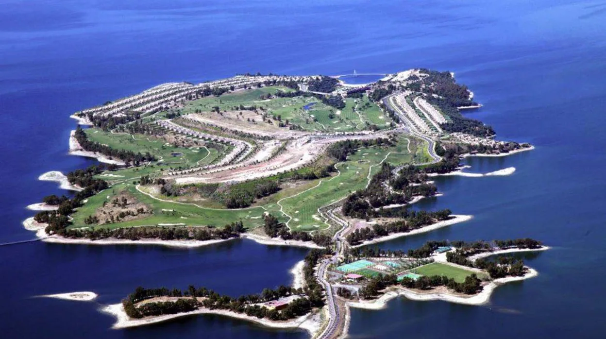 Vista aérea del complejo Marina Isla Valdecañas
