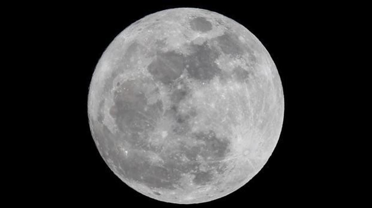 En febrero habrá una luna llena, denominada como luna de nieve