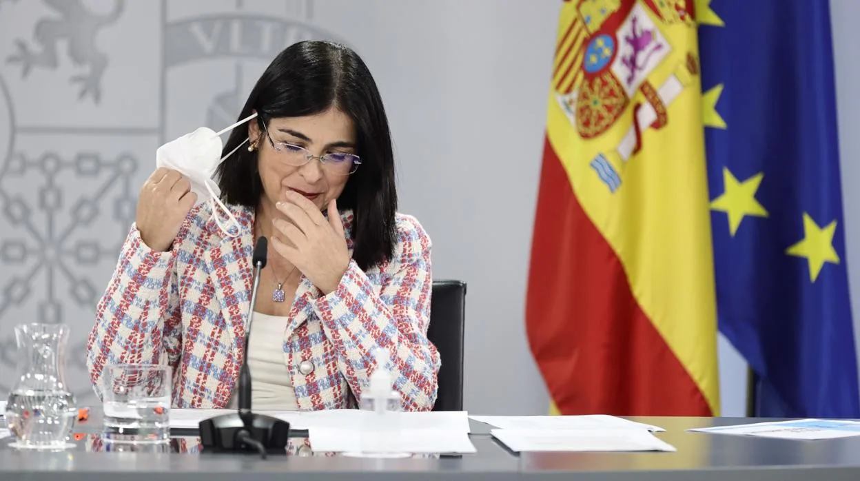 La ministra de Sanidad, Carolina Darias, durante la rueda de prensa posterior al Consejo de Ministros donde se ha aprobado el fin de la obligatoriedad de las mascarillas en interiores