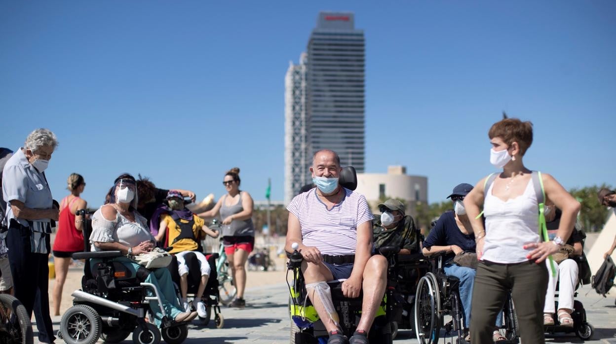 Varias personas con discapacidad, en Barcelona