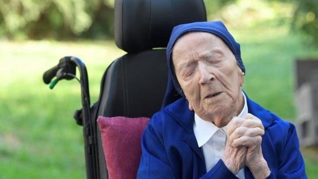 Una monja francesa de 118 años se convierte en la persona más anciana del mundo