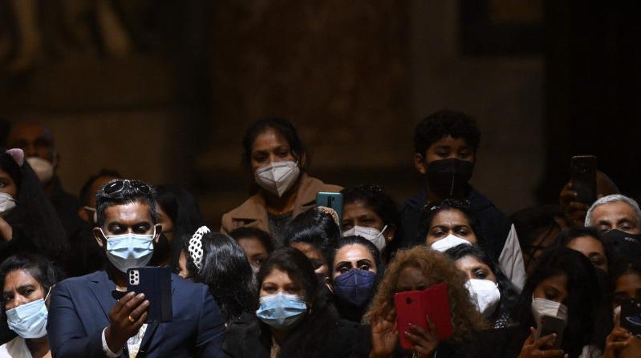 Miembros de la comunidad de Sri Lanka residentes en Italia en el encuentro con el Papa en la basílica de San Pedro