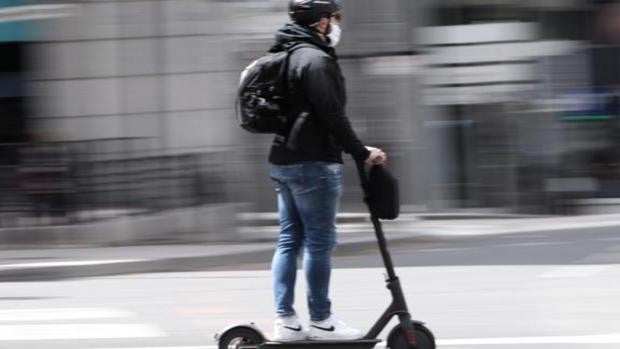 La DGT advierte de qué sucederá con los menores de edad que cometan infracciones con patinetes eléctricos