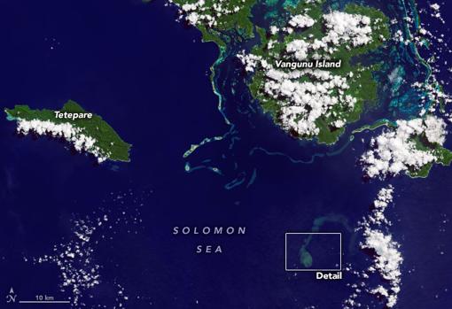 Imágenes de la columna submarina provocada por la erupción.