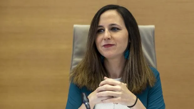Belarra acusa al PSOE de poner trabas a la ley por la que se ampliarán los permisos de paternidad