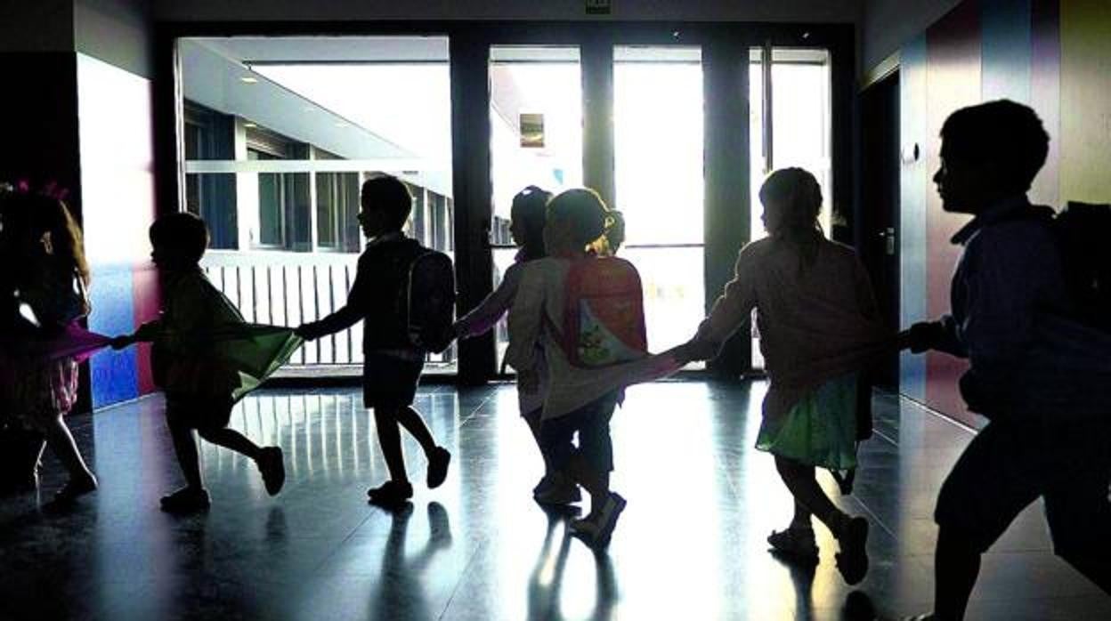 Cursos de igualdad para niños de 6 años contra la posesión y los celos en pareja