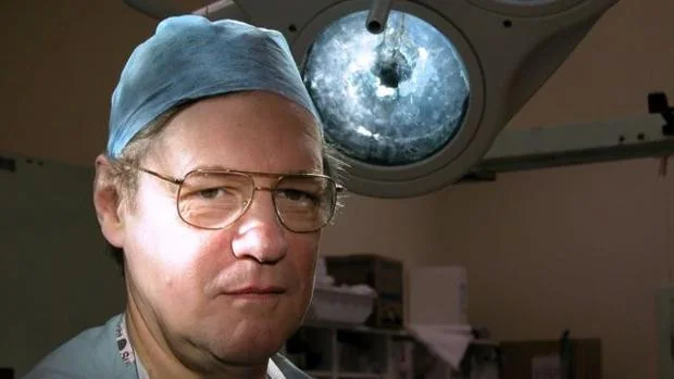 El cirujano que ha salvado a 11.000 pacientes gracias a un golpe en el cráneo que cambió su personalidad