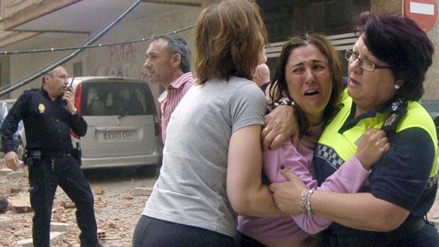 Los hombres son héroes y las mujeres, víctimas: el estudio que ve perspectiva de género en el terremoto de Lorca