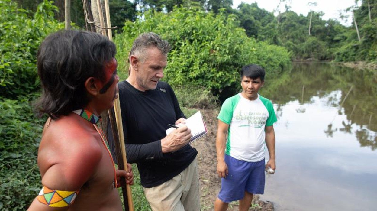 El veterano periodista británico Dom Philips durante un reportaje en el Amazonas