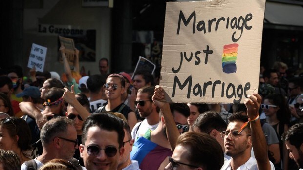 Suiza permite desde hoy el matrimonio igualitario y la adopción