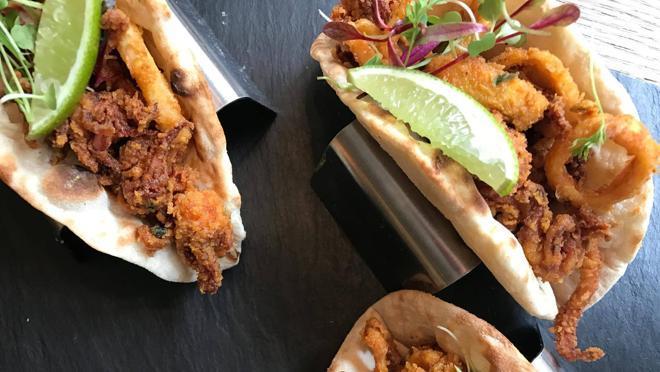 Benares - Bocadillo de calamares indio