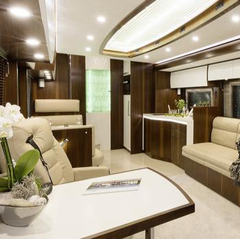 Salón interior de la autocaravana