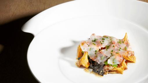 Setas salteadas con bacalao al pilpil