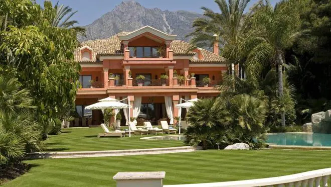 Por qué se han comprado más casas de lujo este año en España?