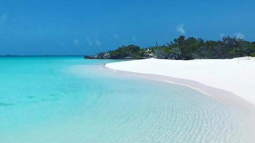 Playa de arena blanca de las Bahamas