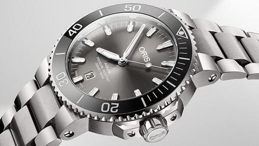 Modelo Aquis Titanium Date