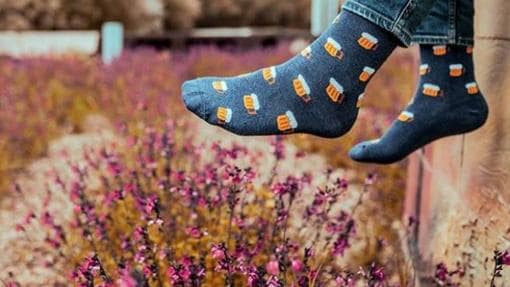 a tiempo Electricista Desprecio Doce marcas de calcetines 'made in Spain' que marcan la diferencia