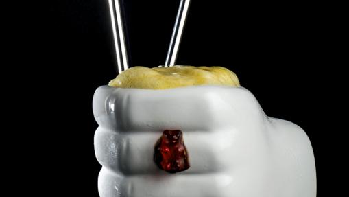 El cóctel ¿Por qué te ríes? De Salmon Guru lleva kombucha