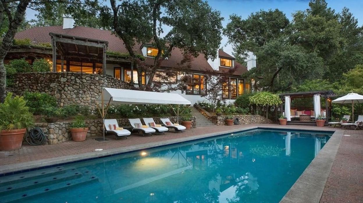 Enorme piscina en la casa a la venta de Robert Redford