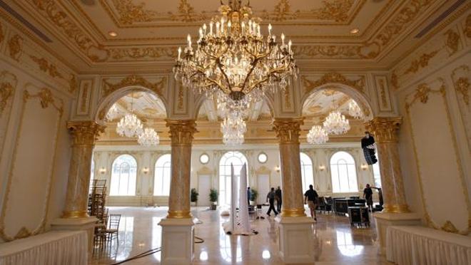 Acceso al Gran Salón Donald Trump, en Mar-a-Lago