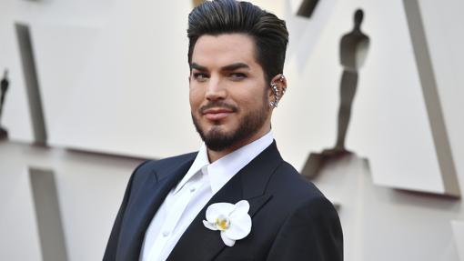 El 'ear cuff' de Adam Lamberr