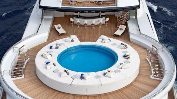 El yate donde está el cuadro más caro del mundo