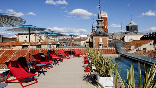 La piscina de la azotea del hotel Pestana Plaza Mayor de Madrid