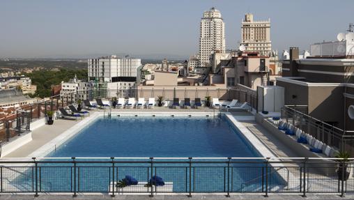 La piscina del hotel Emperador