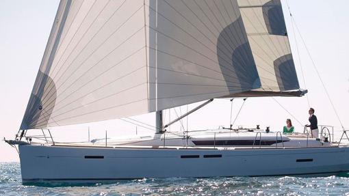 Uno de los veleros disponibles para alquilar