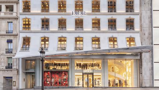 Fachada de la nueva boutique de Dior en los Campos Elíseos