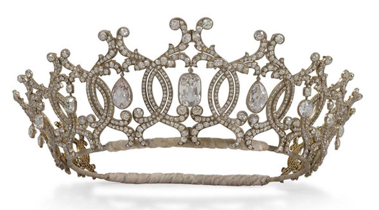 La tiara Portlan es de oro, plata y diamantes