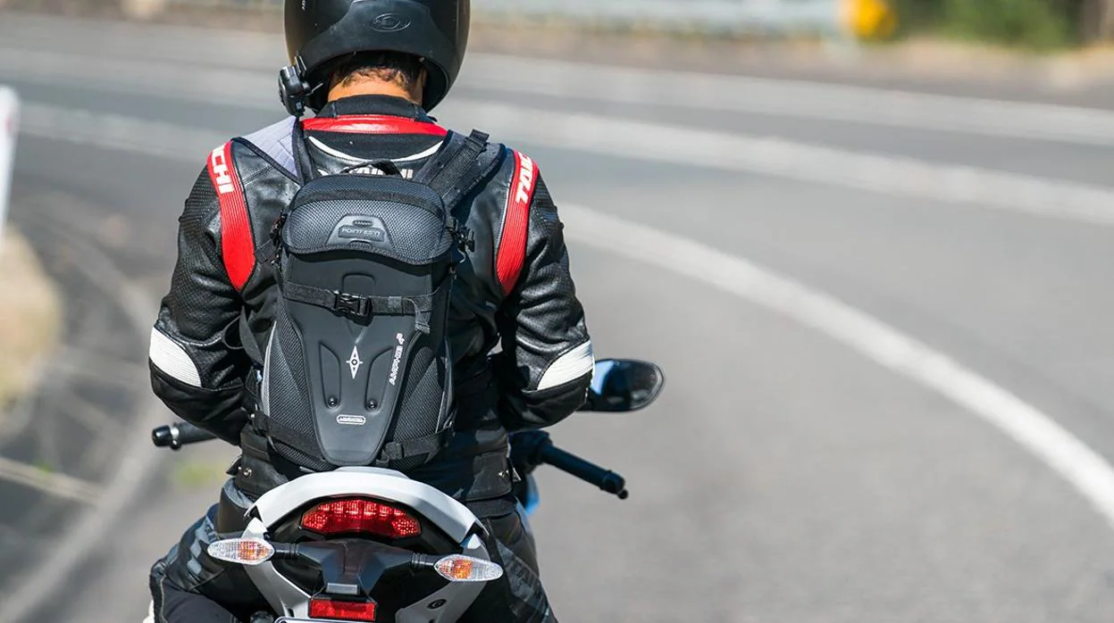 Las mejores mochilas para moto: cómodas e impermeables