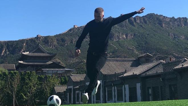 Practica sus deportes favoritos, pero prefiere hacerlo en equipo