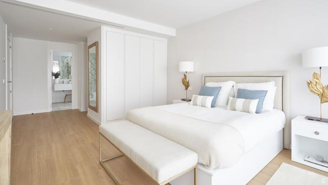 Dormitorio principal con baño propio y vestidor