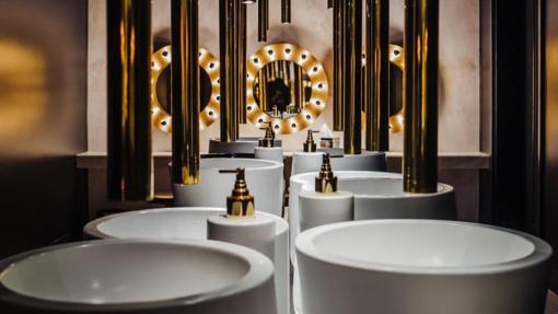 Formas redondeadas, drámatismo y espacios diáfanos