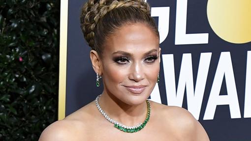 Jennifer Lopez durante la alfombra roja de los Globos de Oro 2020