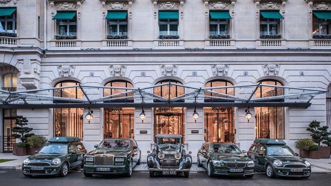 Coches a tu medida, uno de sus exclusivos servicios del hotel