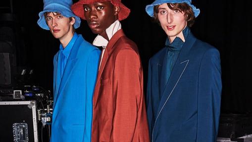 Trajes fluidos y holgados