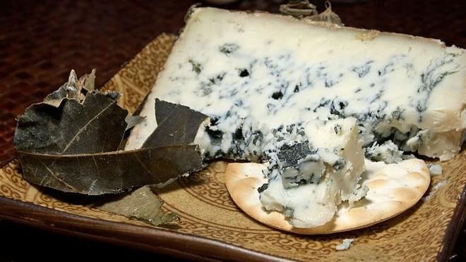 La elaboración del queso de Cabrales se limita a los pueblos de Cáraves, Oceño y Rozagás