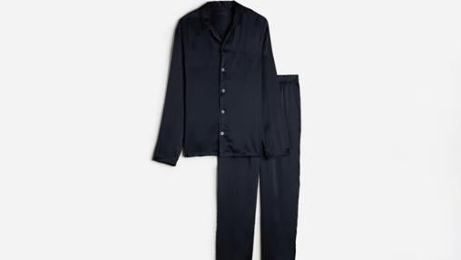 Pijama largo de seda con ribete, de Intimissimi Uomo (199€)