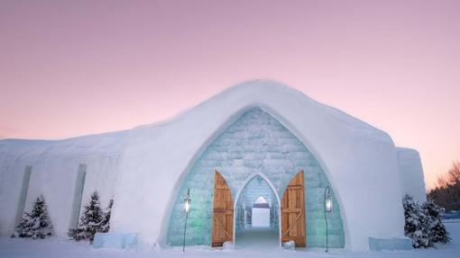Imagen del exterior del hotel de hielo de Canadá