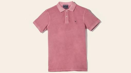 Polo de algodón efecto desgastado, de Silbon (39,90€).