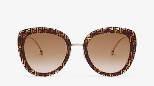 Gafas de sol de acetato, de Fendi (320€)
