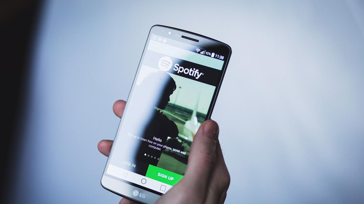 Spotify se hace fuerte en el mercado de los podcast con Joe Rogan