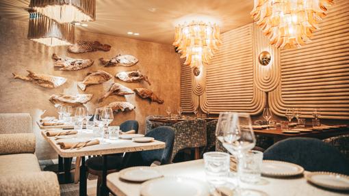 Interior del restaurante El Hombre Pez