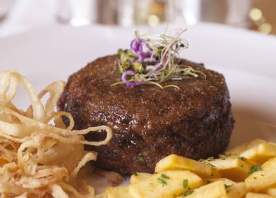 Horcher ofrece un menú ejecutivo con hamburguesa.