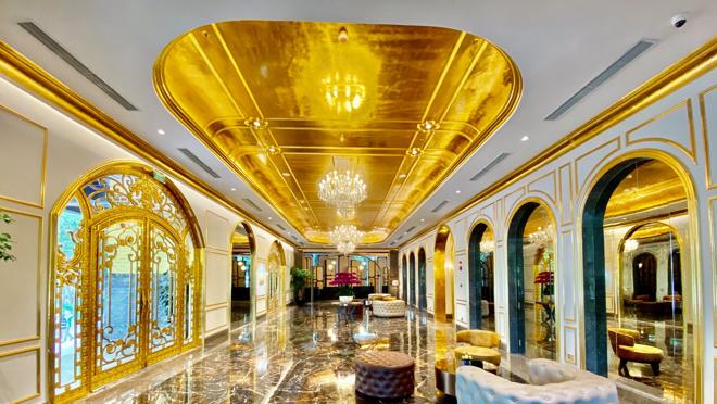 A este hotel de lujo de 25 plantas no le falta detalle brillante